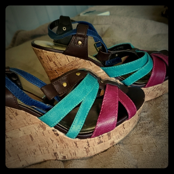 COPY - Ladies wedge heals - Picture 1 of 2